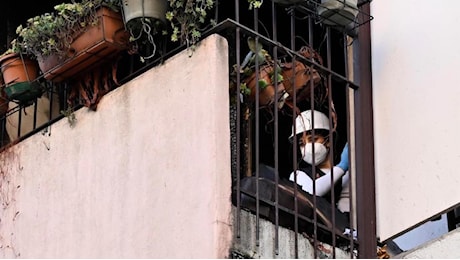 Incendio a Milano Niguarda, morta Maria Rosaria Marasco: l’ipotesi della sigaretta e le bombole di ossigeno