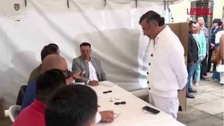 Colombia, il presidente uscente Petro va a votare - Il Sole 24 ORE