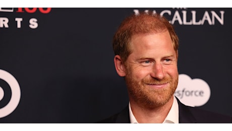 Principe Harry torna in Inghilterra, ma William resta distante