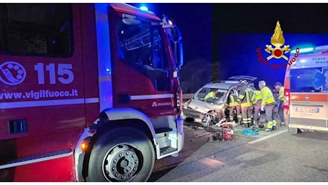 Prende la superstrada in contromano: schianto frontale, due feriti. Strage sfiorata tra Piediripa e Sforzacosta