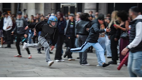 Genova, manifestazione dei giovani: la Prefettura rassicura i commercianti