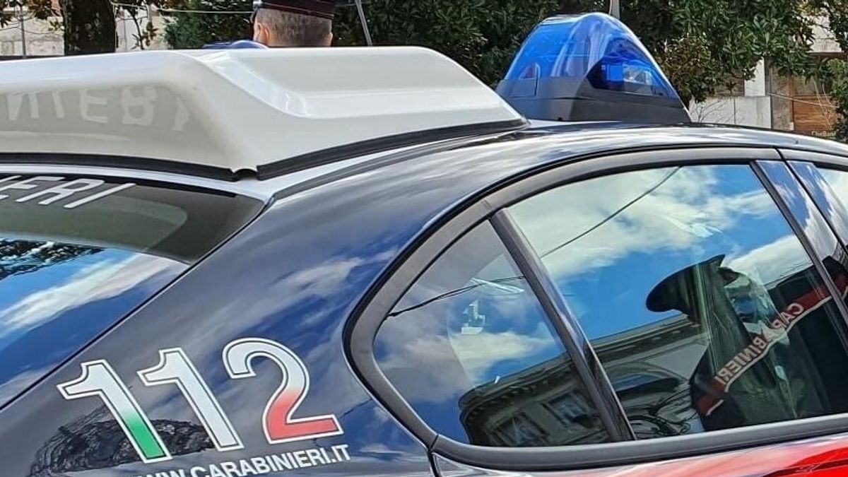 Prato, accoltella alla gola il genero | Poi la scoperta: avvelenava la moglie con il topicida