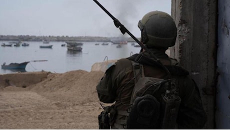La portaerei Roosevelt in rotta verso il Medio Oriente, a bordo quasi 10.000 militari