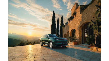Leapmotor punta sull’Europa: a Parigi debuttano B03 e maxi SUV D19
