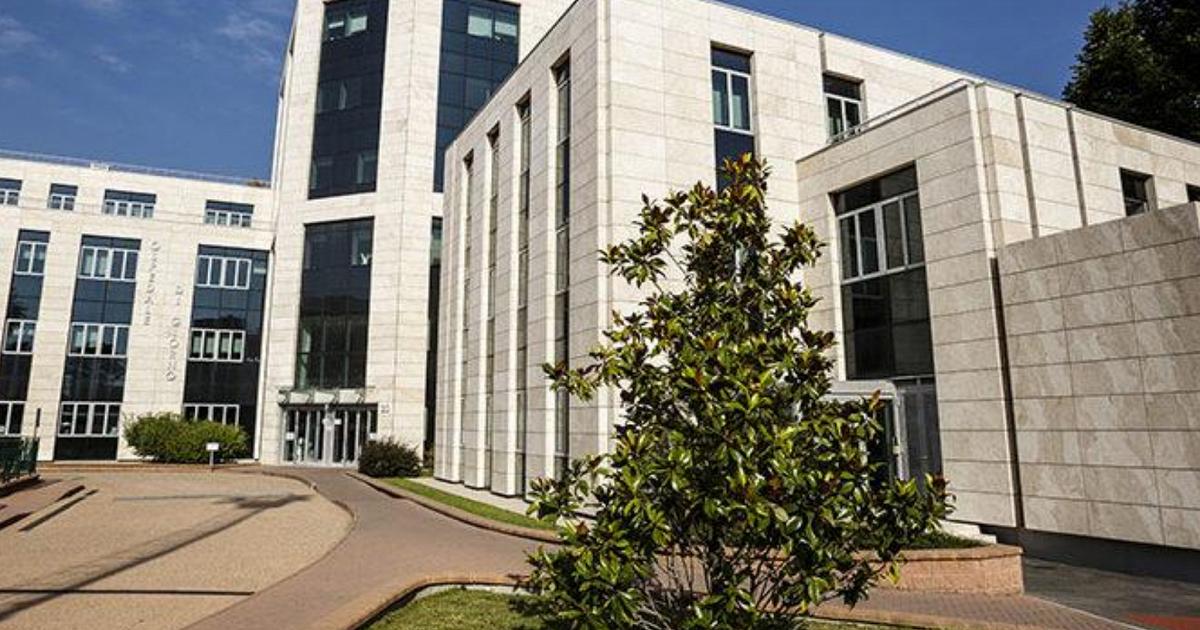 13enne risucchiata in piscina, è grave