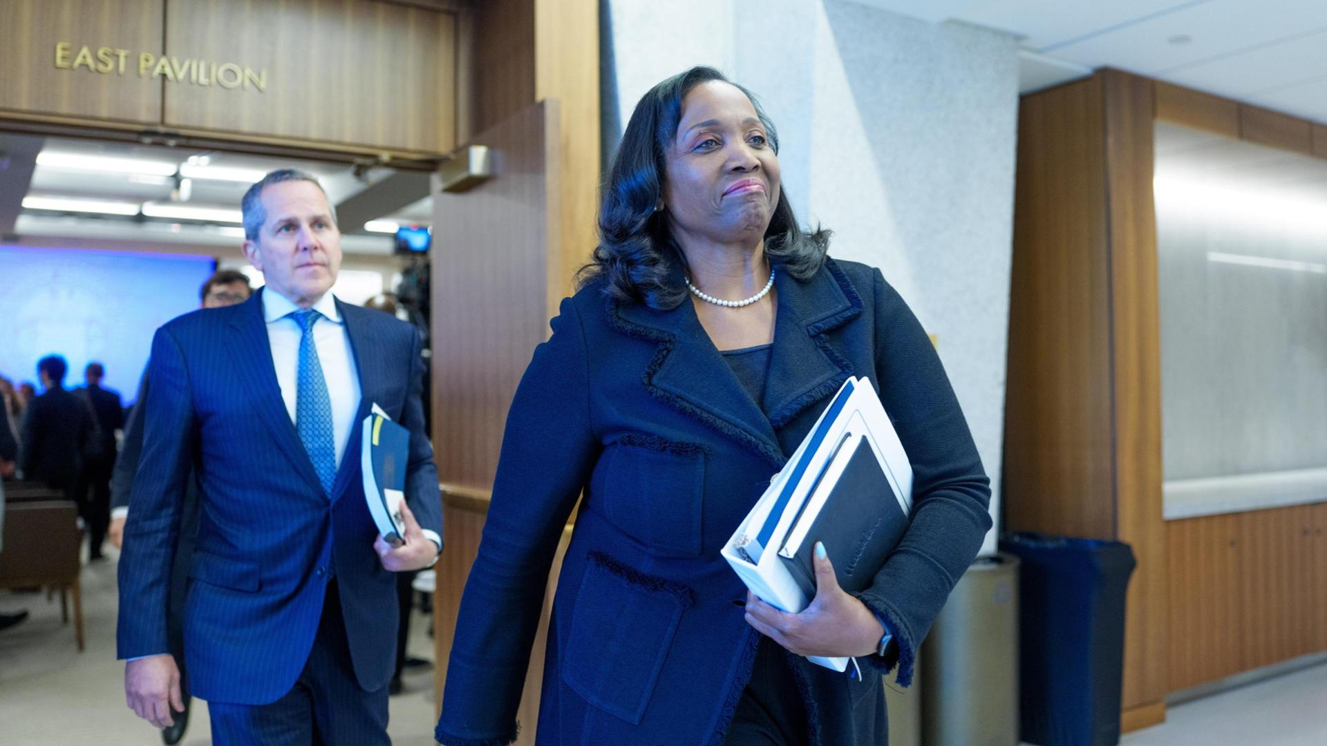 Usa, schiaffo della Corte Suprema a Trump: “Lisa Cook può restare alla Fed