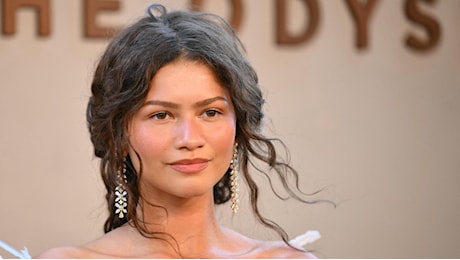 Zendaya, la polemica sugli orecchini di 3mila anni fa: reperti iraniani o tesoro trafugato?