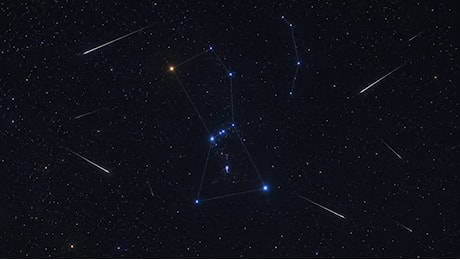 Bolide nei cieli del Sud Italia: la scia di luce vista da sei regioni