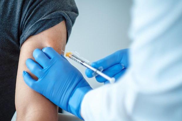 I No Vax frenano Bolzano: sanità bocciata sulla prevenzione