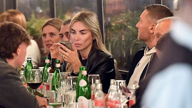 Dopo l'udienza sul divorzio, Totti a pranzo da Dante a Prati con Noemi Bocchi: carbonara e paparazzi - la Repubblica