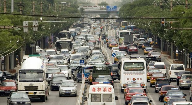 Cina, dal primo gennaio 2027 finisce ciclo di incentivi per le auto Nev (ibride plug-in ed elettriche) dopo 15 anni