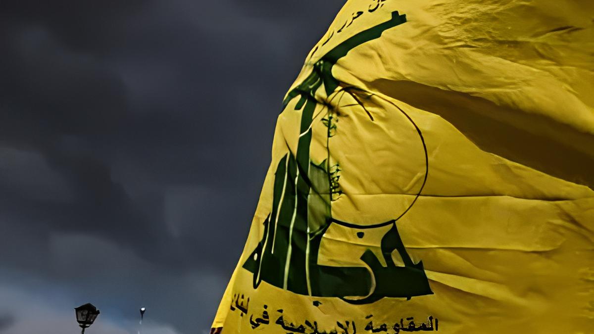 In corteo con la bandiera di Hezbollah, 34enne indagata per istigazione