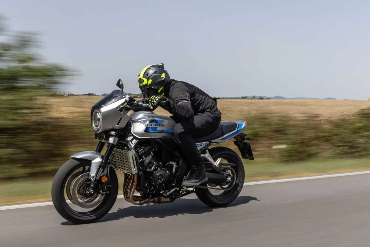 Honda CB1000F, il test della naked che non è solo una Hornet rétro