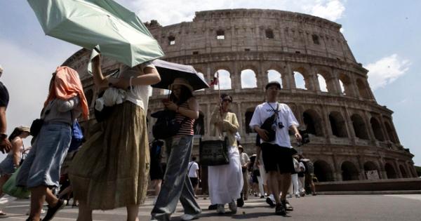 Caldo, venerdì salgono a 16 le città da bollino rosso