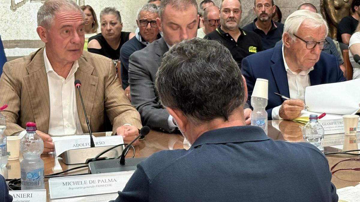 Electrolux, fumata grigia. Il piano atteso ancora non c’è : ma un cambio di passo sì