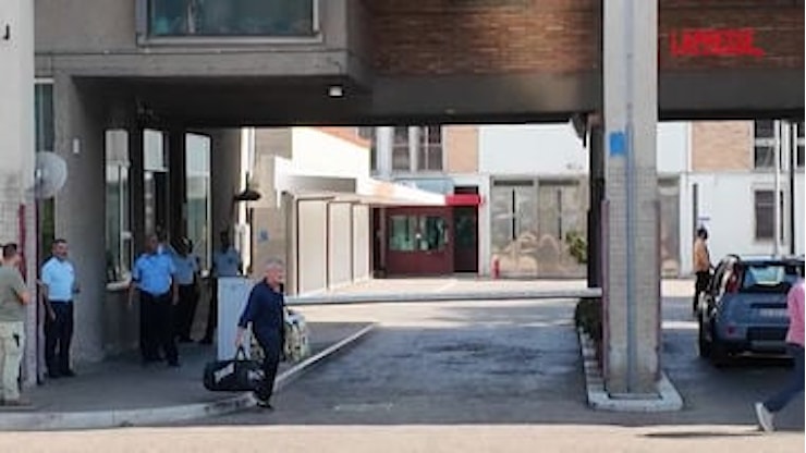 Alemanno esce dal carcere: “Qui una vergogna, scriverò a Nordio. La situazione va risolta” - Il Sole 24 ORE
