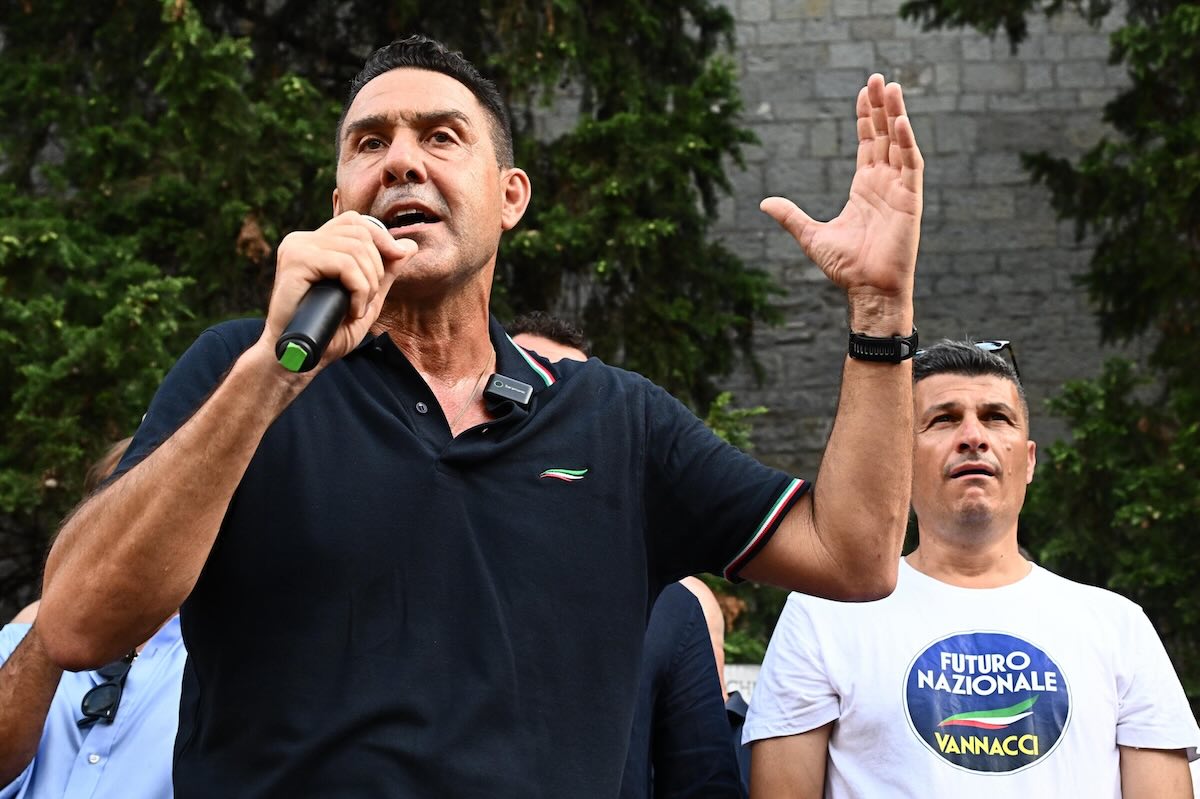 Vannacci molla Barboni, il militante del pestaggio al migrante: «Sono contro la violenza non giustificata da esigenze di difesa»