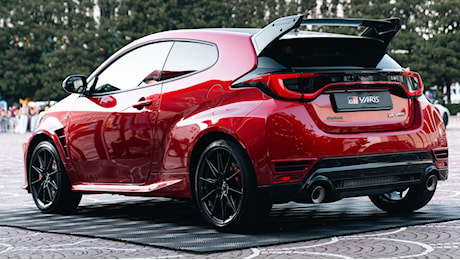 Toyota gr yaris 2026, debutto italiano al rally di roma e arriva l’update per la my20