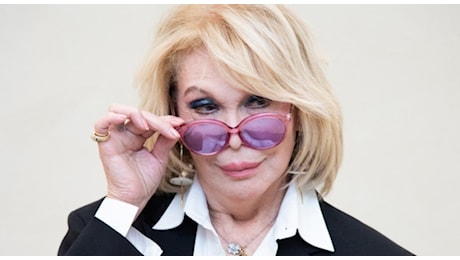 Amanda Lear a Verissimo: gli amori celebri e le voci sulla sua identità