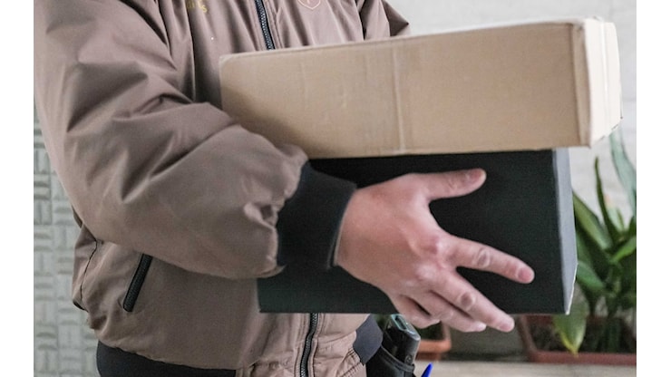 Ecofin, deciso dazio fisso temporaneo di 3 euro sui piccoli pacchi che entrano nell’Ue - Sky TG24