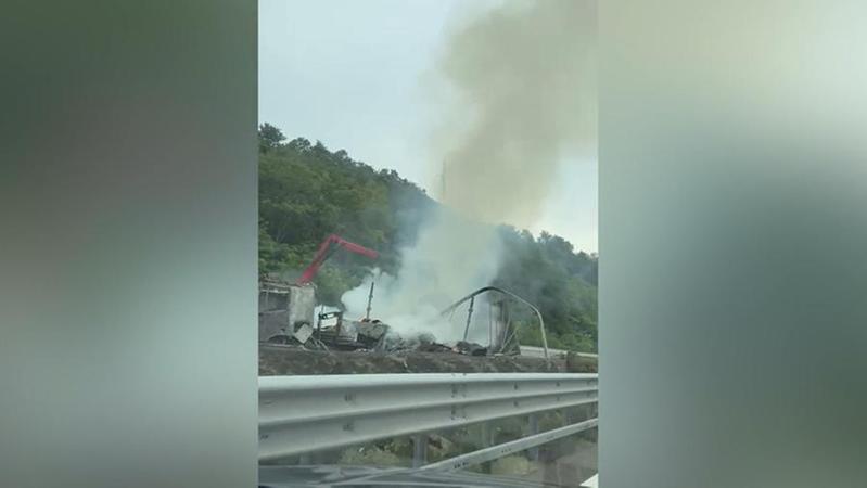 Video: Camion in fiamme, chiuso dalle 15 un tratto dell'A1 nel Fiorentino