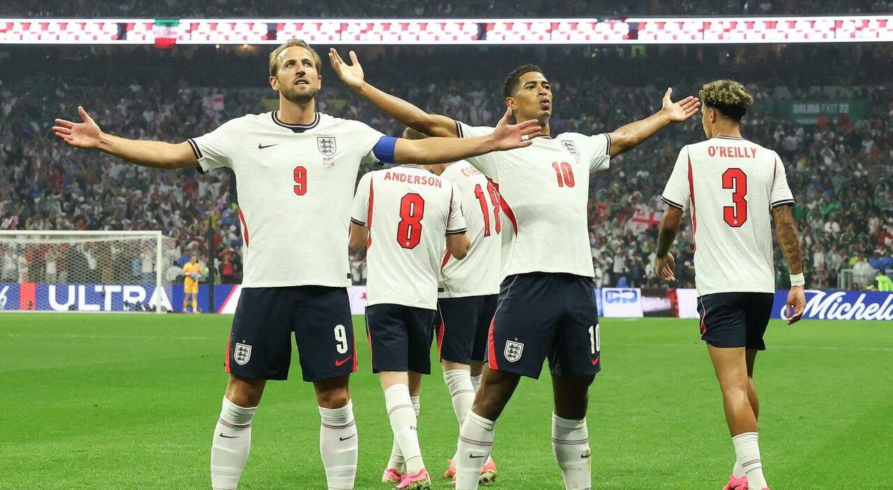 Inghilterra-Messico 3-2, doppietta di un super Bellingham e il solito Kane: gli inglesi volano ai quarti