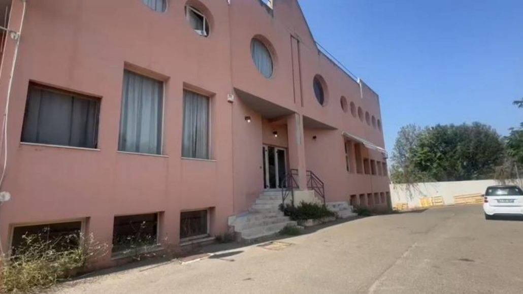 RAINEWS * CRONACA: «CAGLIARI, UOMO SPARA ALLA TITOLARE DELLA SCUOLA DI DANZA CHE GLI NEGA L’ISCRIZIONE E POI SI UCCIDE»