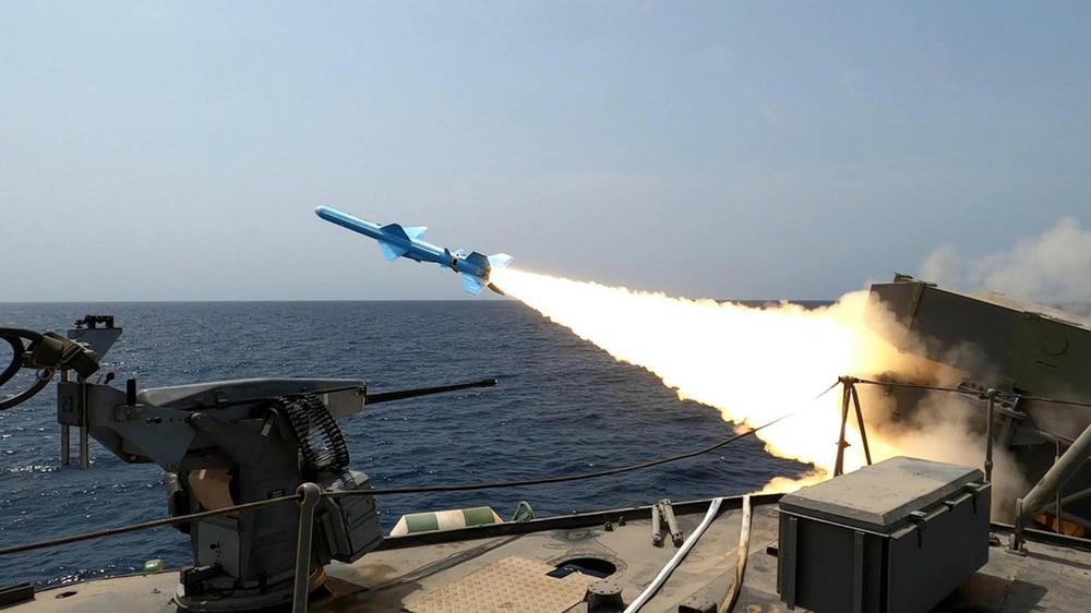 USA attaccano, i Pasdaran colpiscono le loro basi nel Golfo