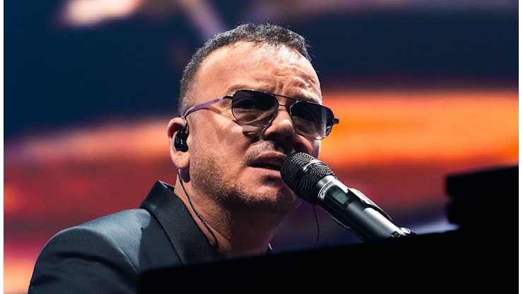 Gigi D’Alessio, stadio Maradona – Una notte a Napoli: anticipazioni e scaletta dello show su Canale 5 - DiLei