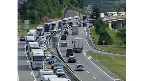 Traffico al San Gottardo, gli urani protestano contro il caos sulle strade