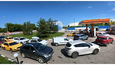 Crisi carburante in Russia, scatta il razionamento con le targhe alterne