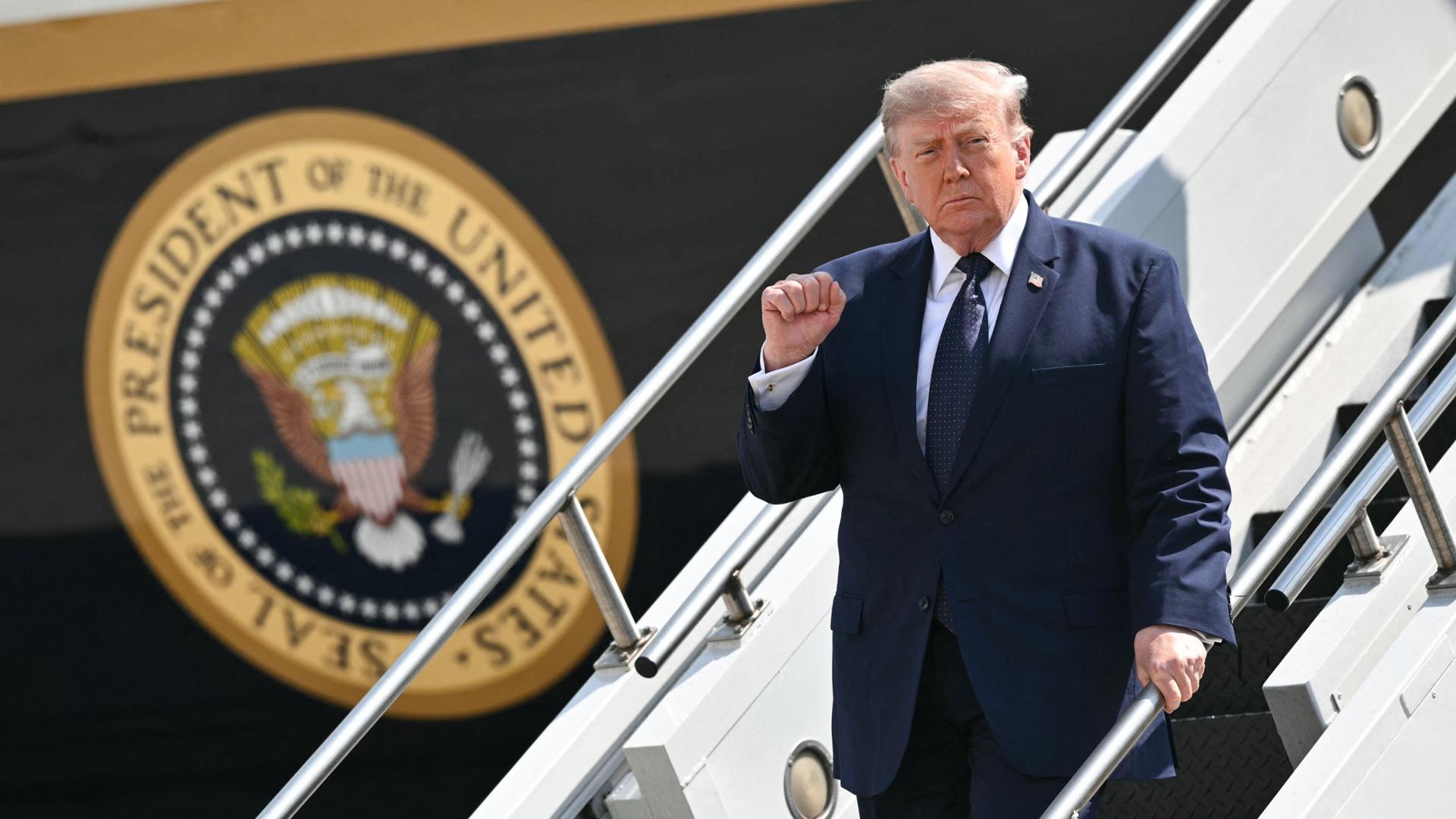 Trump: “Estendere a Teheran la legge sulle sanzioni a Mosca”. Ancora raid incrociati Usa-Iran