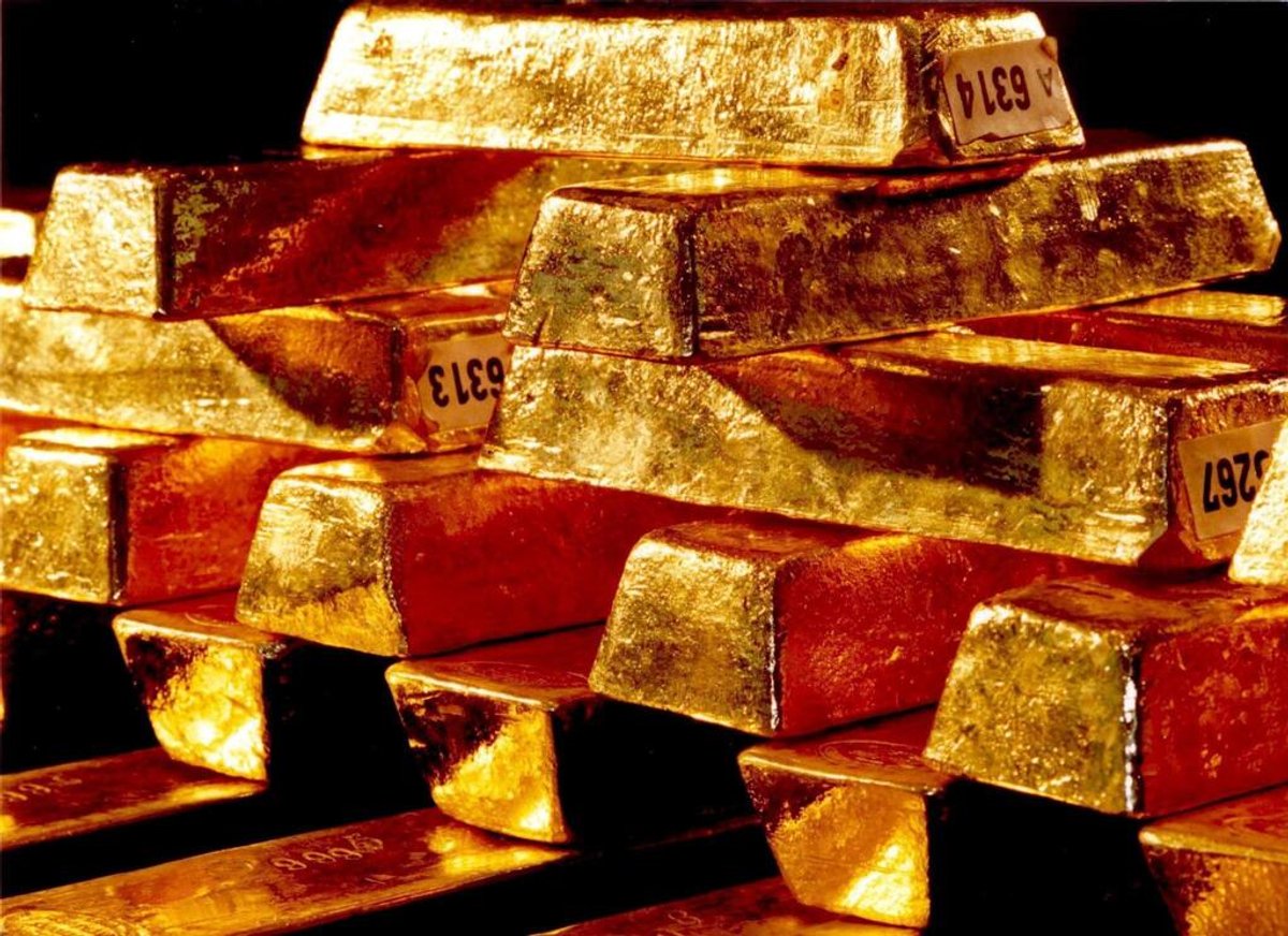 Oro in calo: il prezzo spot scivola a 4.034,98 dollari l’oncia