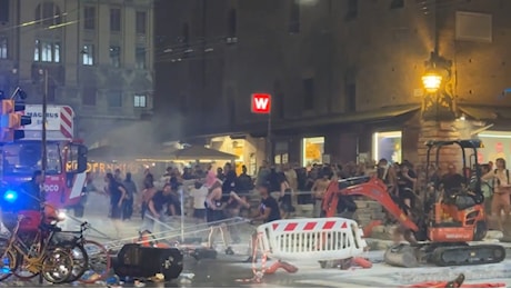Scontri in città, la difficile nottata di Bologna