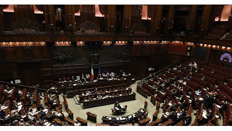 Legge elettorale, in corso dichiarazioni di voto finale, Conte attacca: Il governo mira all'inamovibilità - DIRETTA