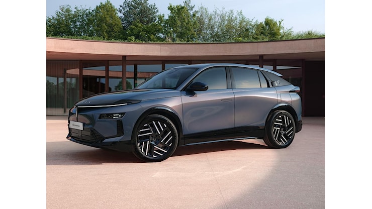 La Lancia Gamma ritorna dopo 40 anni. Ora è un Suv ibrido o elettrico. Le prime immagini - Corriere della Sera