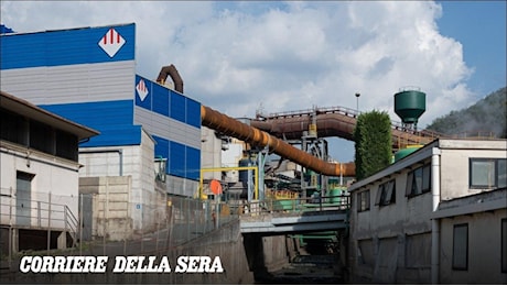 Sarezzo, operaio di 47 anni muore schiacciato nel cestello elevatore alle Acciaierie Venete