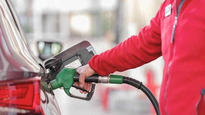 Benzina sempre più cara: il pieno pesa di più sul portafoglio