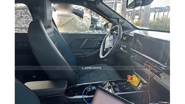 Fiat Fastback, si può dare un'occhiata agli interni: foto spia - Autoblog