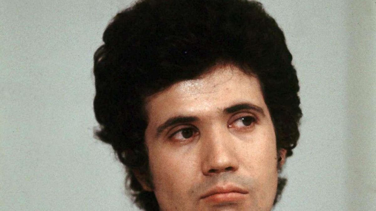La vedova di Lucio Battisti contro l'asta di memorabilia: Mancanza di rispetto vendere le sue lettere private