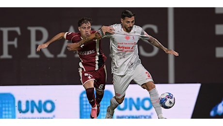 Arezzo-Cremonese 0-0: Fulignati salva i grigiorossi, Pezzella lascia in dieci