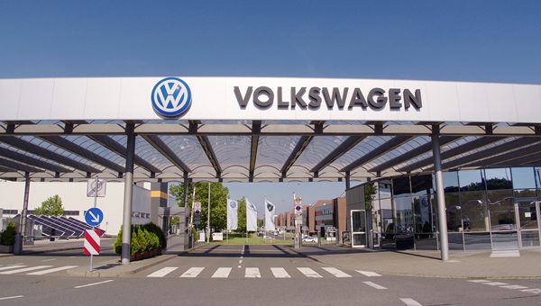 Volkswagen verso un taglio di 100mila posti di lavoro entro il 2030