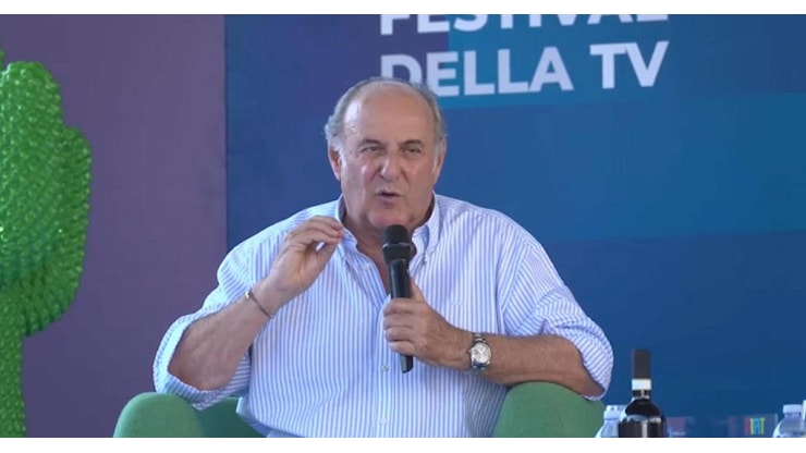 Gerry Scotti inaugura il Festival di Dogliani: Da 40 anni indovino le parole da usare col pubblico - RaiNews