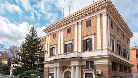 Spionaggio a Roma, la rete di Mosca smantellata: espulsi due addetti militari russi