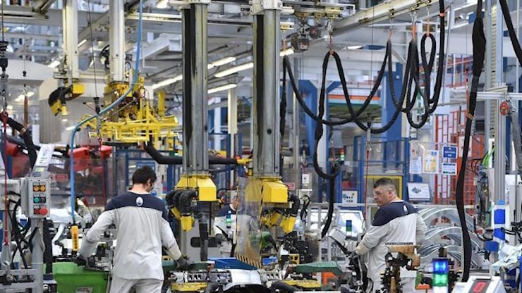 Produzione industriale in calo a ottobre, -1% in un mese: giù auto, chimica e moda, cresce metallurgia - Corriere della Sera