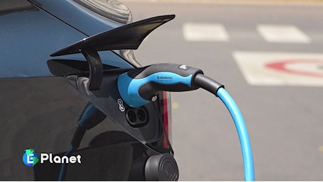 Quanto costa davvero ricaricare un'auto elettrica: conti alla mano tra casa e colonnine