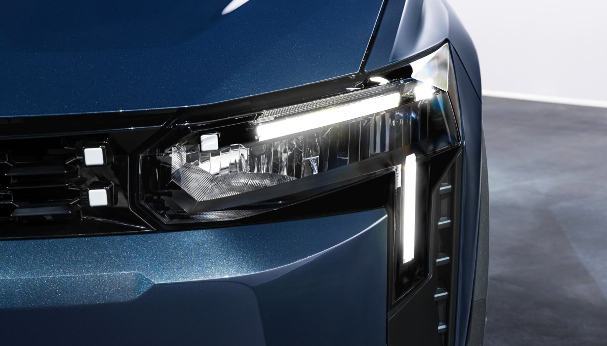Dacia Striker, il nuovo crossover accessibile per famiglie e lavoro