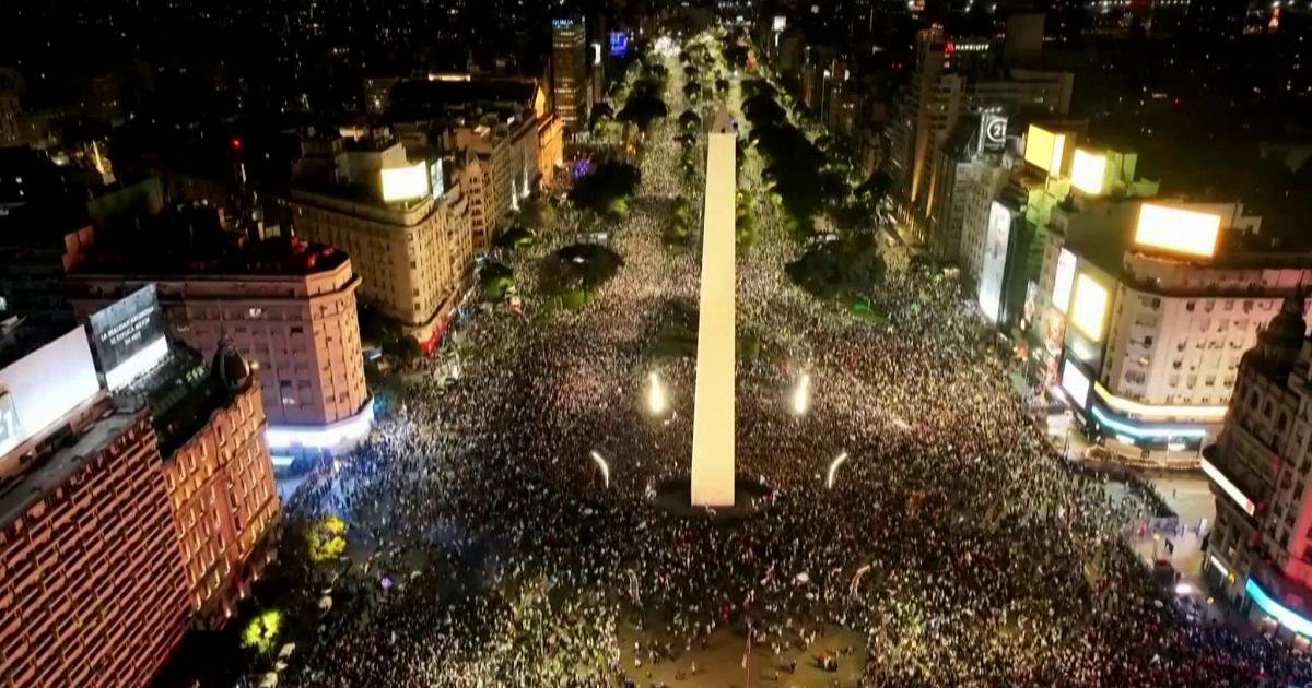 Argentina in finale: a Buenos Aires esplode la festa con migliaia di tifosi in piazza