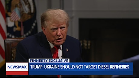 Guerra Ucraina, Trump:Non sono un grande fan di Zelensky". Raid russi nella regione della Volinia