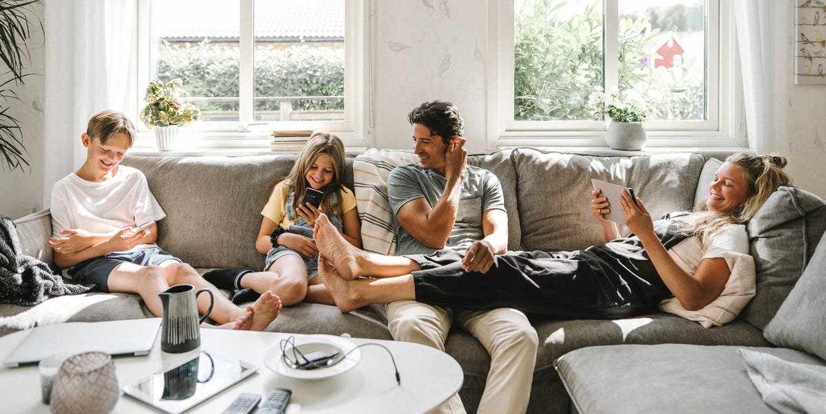 Echo Show 5 in offerta per gli Amazon Prime Day: il display intelligente con Alexa+ che rende la casa più tech